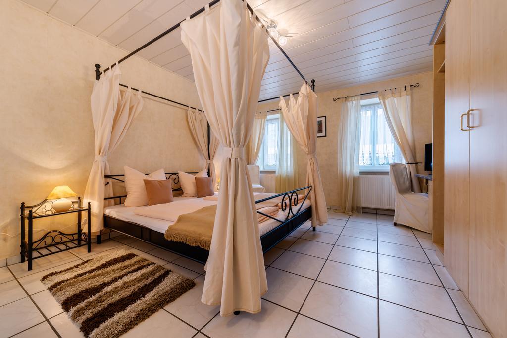 Moselhotel Ludwigs Kowerich Room photo